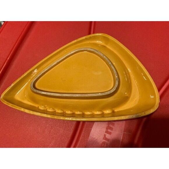 Nassau Bahamas Vintage Ceramic Ashtray - Picture 3 of 5